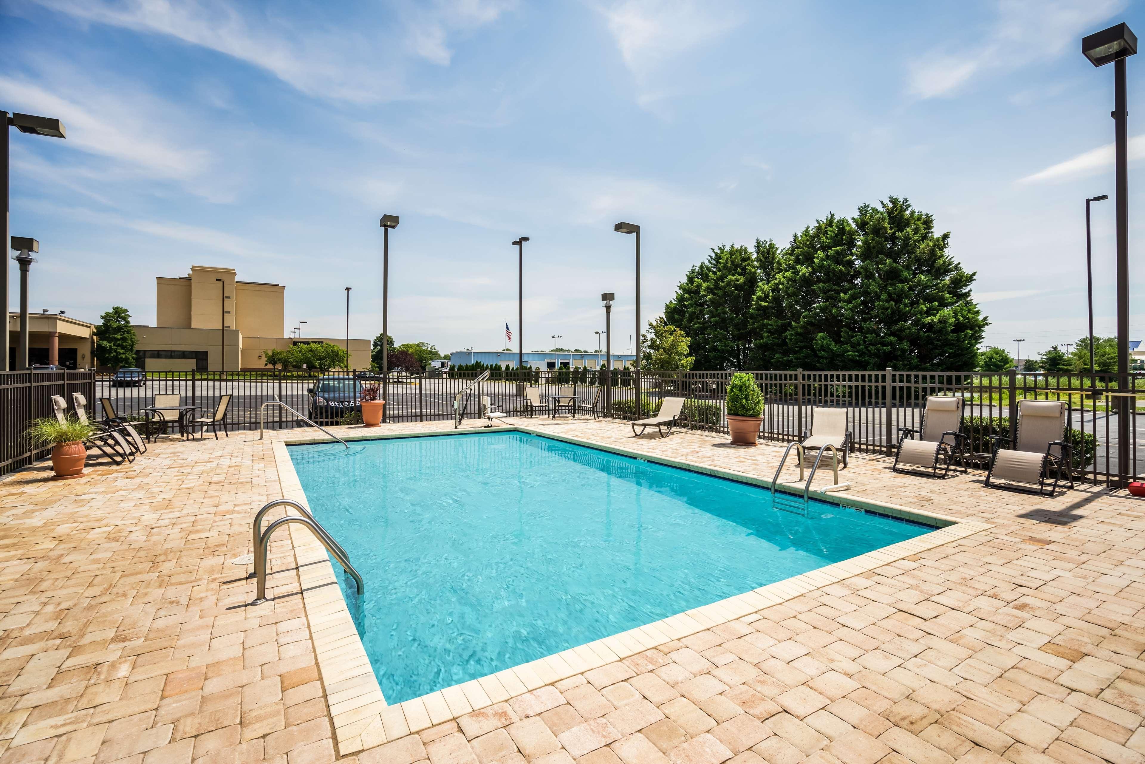 Hampton Inn Dover Exteriör bild
